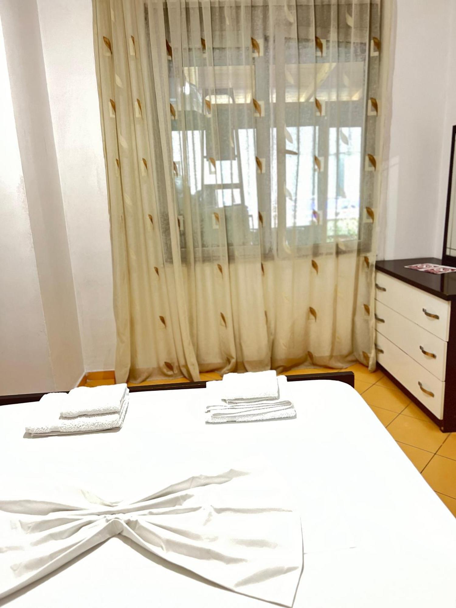 טיראנה Leonard Apartment מראה חיצוני תמונה